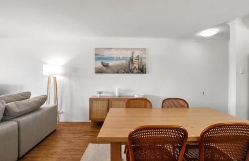 Kings Beach Apartment | Levuka Unit 12 14 Moreton Pde