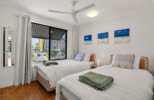 Kings Beach Apartment | Levuka Unit 12 14 Moreton Pde