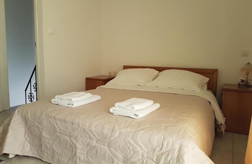 Spata-Artemida Apartment | LIA HOUSE
