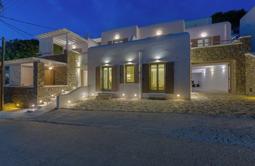 Agios Ioannis Apartment | Lithos by Spyros & Flora