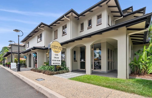 Westcourt Apartment | Lux Cairns - 9 Pools BBQ and Gym