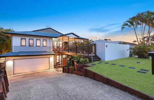 Alexandra Headland House | Luxury Holiday Home in Alex - Heated Pool - Pets Allowed