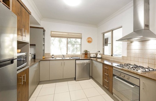 Cairns North Apartment | Luxury Resort Apartment in Cairns North – Spacious Retreat with Balcony & Resort-Style Amenities!