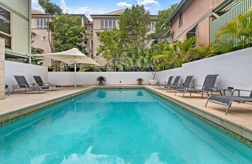 Sunshine Coast Apartment | Luxury Retreat: Villa 17 on Hastings St