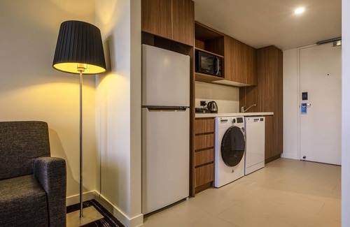 Barney Point Hotel | Mantra Gladstone