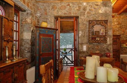 Kefalochori Villa | MARIOLATA STONE HOUSE