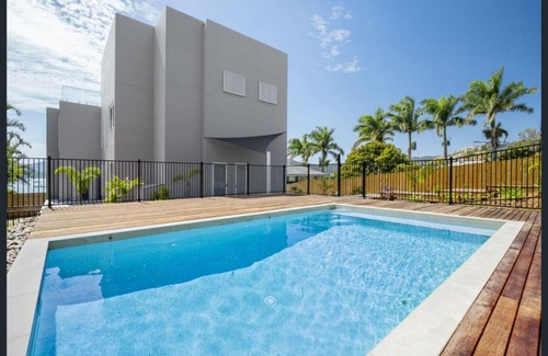 Airlie Beach Apartment | Micado Whitsunday - Luxury Apartment