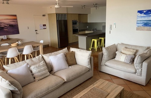 Sunrise Beach House | Mid Level, 3 room apartment with Sea Views