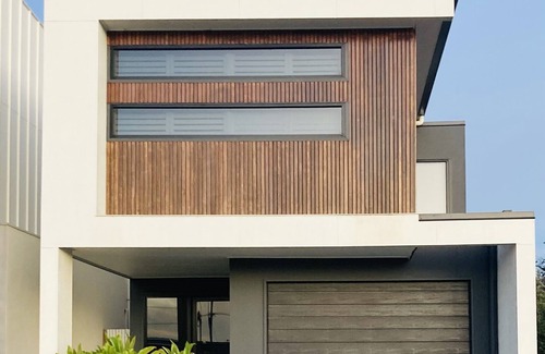 Marcoola House | Modern Beach House, Pet Friendly - Sunshine Coast