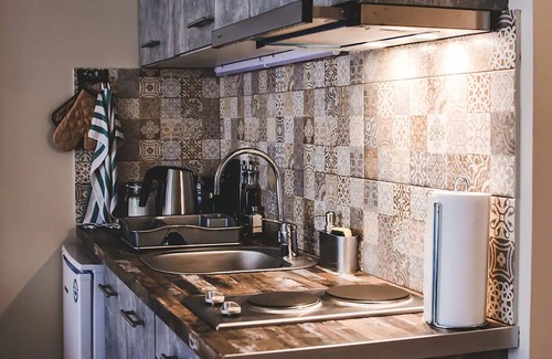 Monastiraki Apartment | Modern Studio in Athens- Psyri,Monastiraki square.
