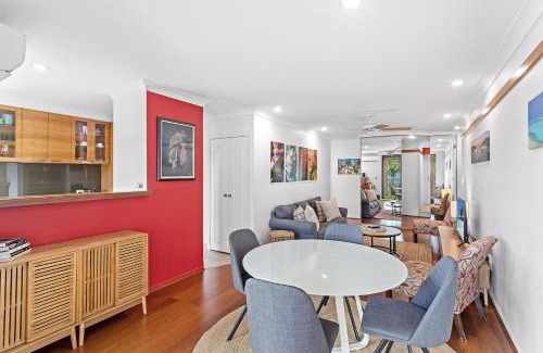 Airlie Beach Apartment | Montipora Unit 3 - In the heart of Airlie, wi-fi and Netflix