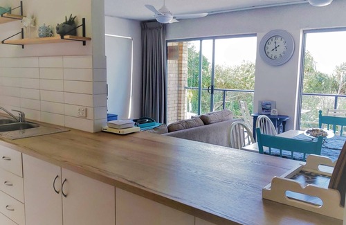 Caloundra Apartment | Moondara Unit 2, 21 Bulcock Beach Esplanade, Bulcock Beach