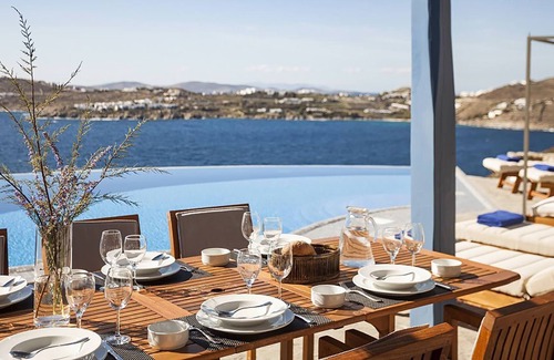 Paraga Villa | My Rental Homes - Villa Anassa: pool and private dock (possibility of boat rental)
