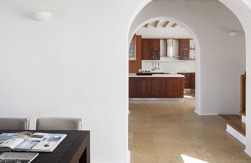 Paraga Villa | My Rental Homes - Villa Anassa: pool and private dock (possibility of boat rental)