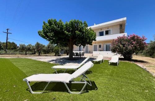 Marathias House | Nafpaktos PebBle Apartments in Marathias