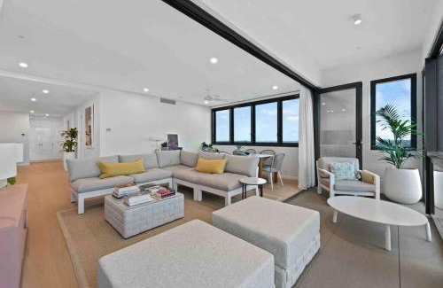 Fortitude Valley Apartment | New 3 Bed Penthouse Resort style complex