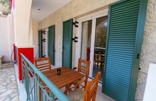 Spartochori Apartment | NIJAY APARTMENTS NO 1, 2 BEDROOM APARTMENT SLEEPS 6 WITH BED SETTEE IN LOUNGE
