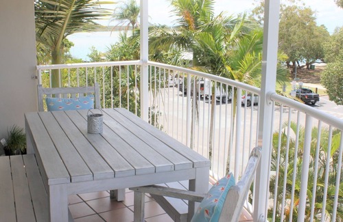 Noosaville Apartment | Noosa River/Munna Point are within metres of this 3 BR apartment with views.