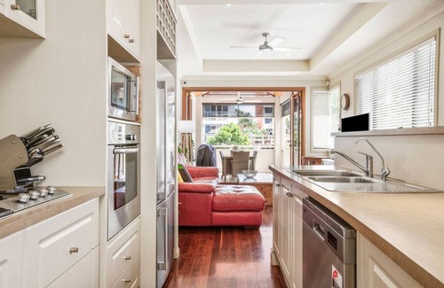 Southport Apartment | Norman St Townhouse - Central Broadwater Parklands