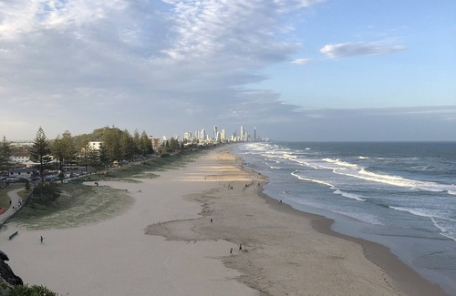 Miami Apartment | North Burleigh Family Resort opposite the Burleigh Esplanade and patrolled beach