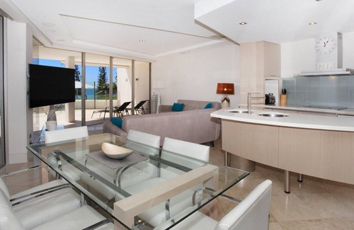 Mooloolaba Apartment | Oceans 201 by G1 Holidays - Three Bedroom Unit on Mooloolaba Esplanade