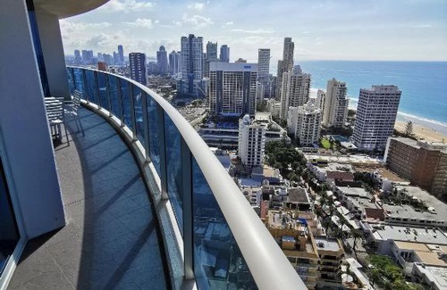 Surfers Paradise Apartment | OceanView Properties with Widest Balcony