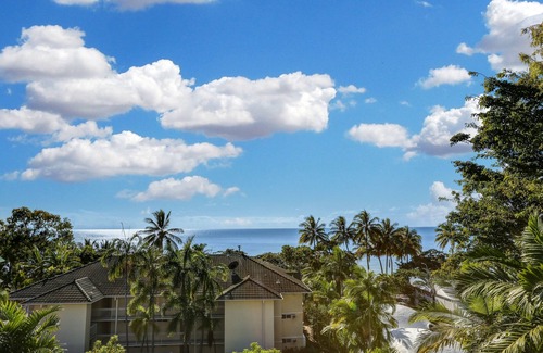 Trinity Beach Apartment | On the Beach Holiday Apartments