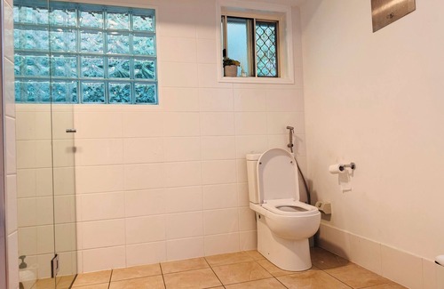 Tanah Merah House | one bedroom in an acreage property in proximity 2all amenities/shopping center!