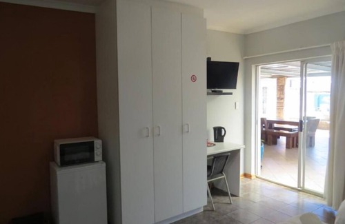 Fichardt Park Apartment | Orchard Guesthouse Standard Double Room