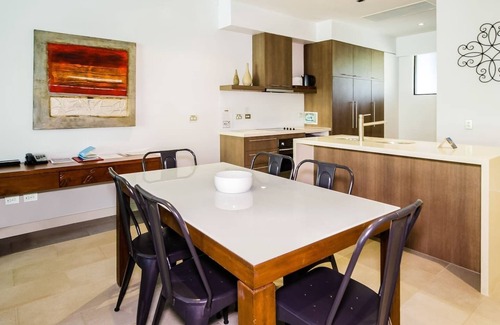 Palm Cove Apartment | Orchid at Temple Resort Waterfront Tropical Oasis