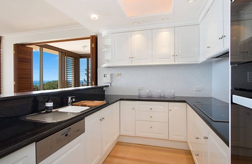 Coolangatta Apartment | Orion Unit 7 Modern apartment with Wi-Fi included, overlooking Snapper Rocks and Rainbow Bay