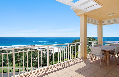 Coolangatta Apartment | Orion Unit 7 Modern apartment with Wi-Fi included, overlooking Snapper Rocks and Rainbow Bay