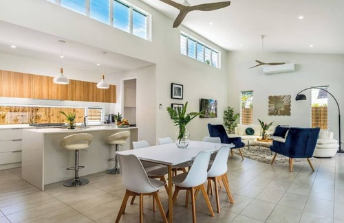 Palm Cove House | Our Home Is Your Home