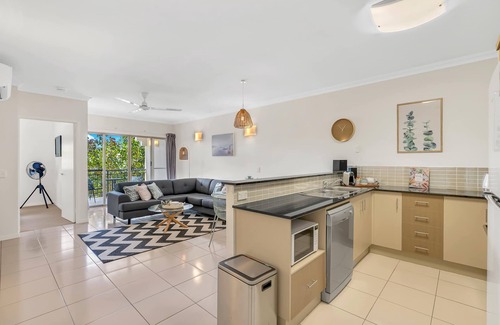 Westcourt Apartment | Palm View- 9 Pools BBQ Gym