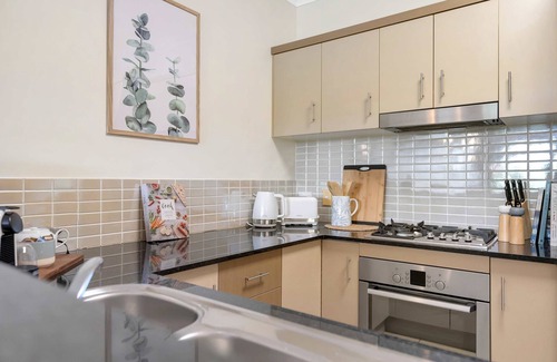 Westcourt Apartment | Palm View- 9 Pools BBQ Gym