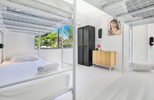 Maroochydore Hostel | Palms On Parker