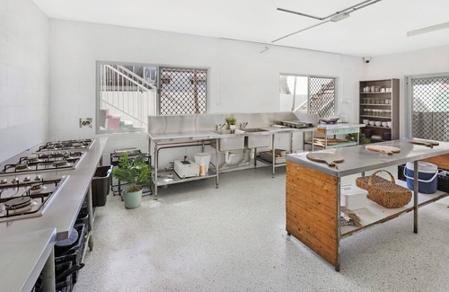 Maroochydore Hostel | Palms On Parker