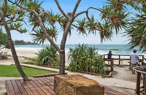 Kings Beach Apartment | Pandanus Shores Unit 4 Kings Beach QLD