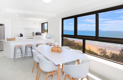 Mooloolaba Apartment | Parkyn Place 7 - Newly Refurbished 3 Bedroom Oceanfront Apartment w/FREE WIFI!