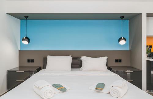 Filopappou Apartment | Penthouse Studio with Hot Tub in Athens