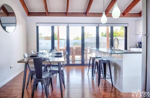 Warana House | Pet Friendly family Home with Pool - Walk to Warana beach