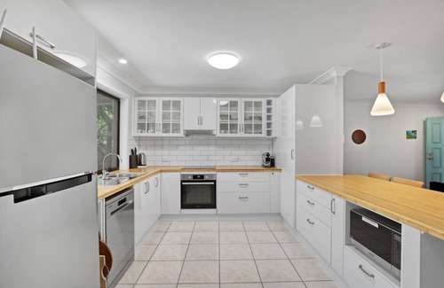 Point Lookout House | Pets Allowed in this comfortable three bedroom house centrally located.