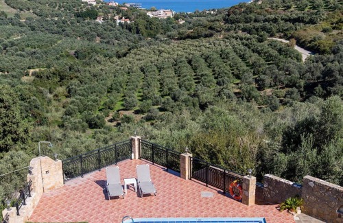 Stalos Villa | Popular Family Villa, A/C, Private Pool with Children's Section, Sea Views - 15 mins to the Beach!