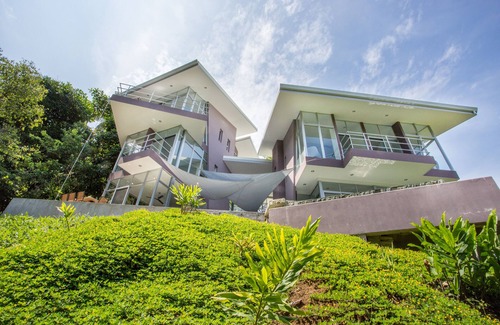 Manuel Antonio Villa | Private, Centrally Located with Amazing Ocean, Jungle & DAILY Wildlife Viewing!