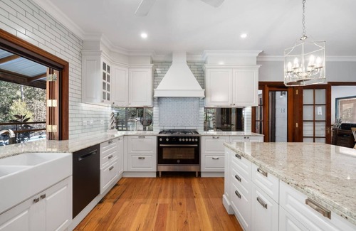 Greenbank House | Private, country retreat - with pool, spa and fire pit. Pet friendly.