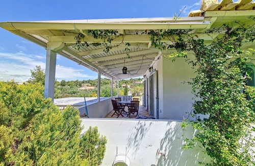 Kosta Villa | Quiet comfy villa, close to beach, vast garden