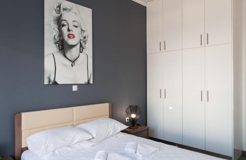 Athens City Centre Apartment | Renovated 2 bedroom apt in Larissis Railway Station and Metro