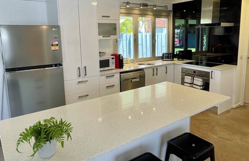 Mooloolaba House | Renovated Beach House in the Heart of Mooloolaba