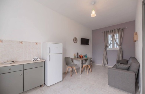 Archangelos Apartment | Rhodes Archaggelos Escape-Nest Among Garden