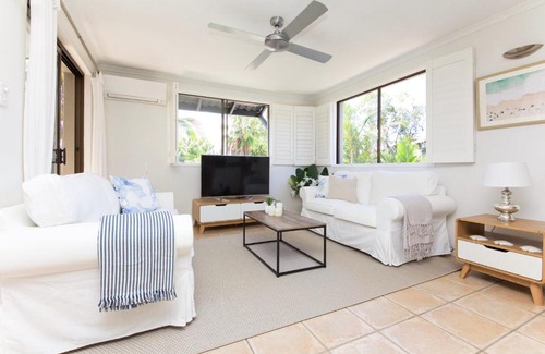 Noosa Heads Apartment | River access 2 bathroom Noosa Heads with kayak and bikes